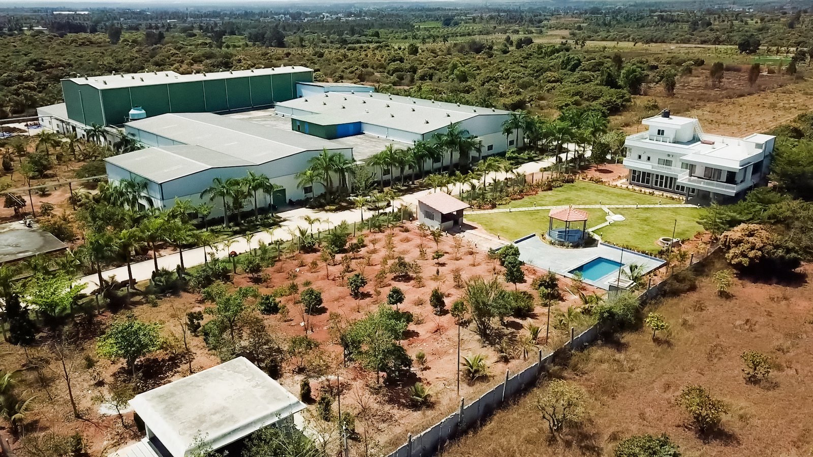 Herbolab factory team